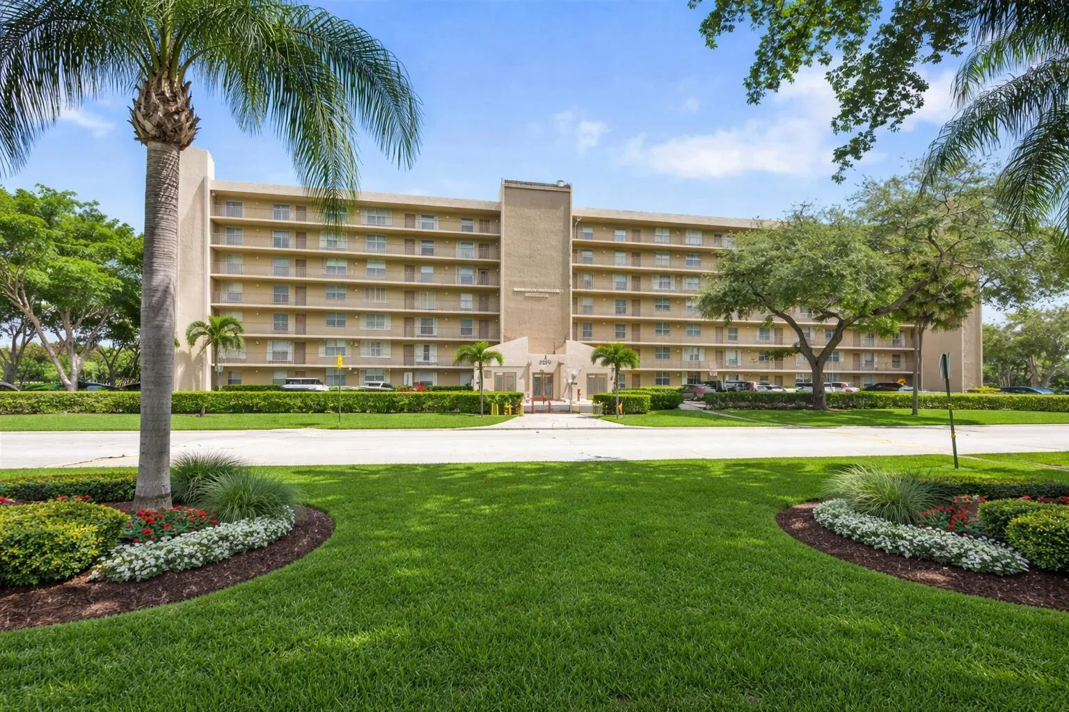 4570 NW 18th Avenue # 604, Deerfield Beach, FL 33064