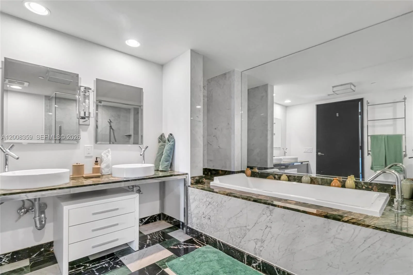 485 Brickell Ave # 2508, Miami, FL 33131 photo 11