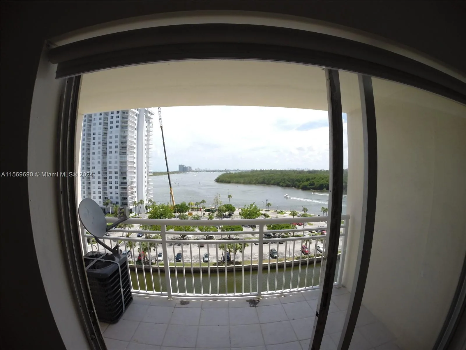 400 Kings Point Dr # 905, Sunny Isles Beach, FL 33160 photo 4