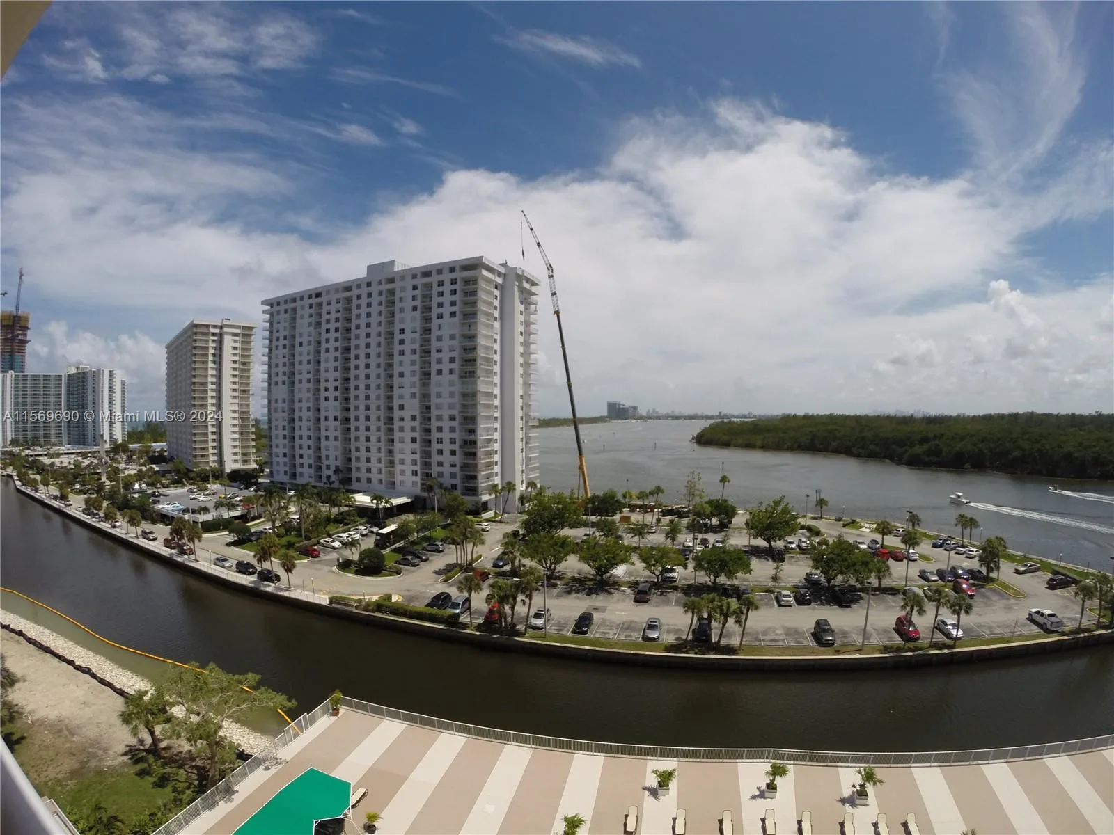 400 Kings Point Dr # 905, Sunny Isles Beach, FL 33160 photo 5