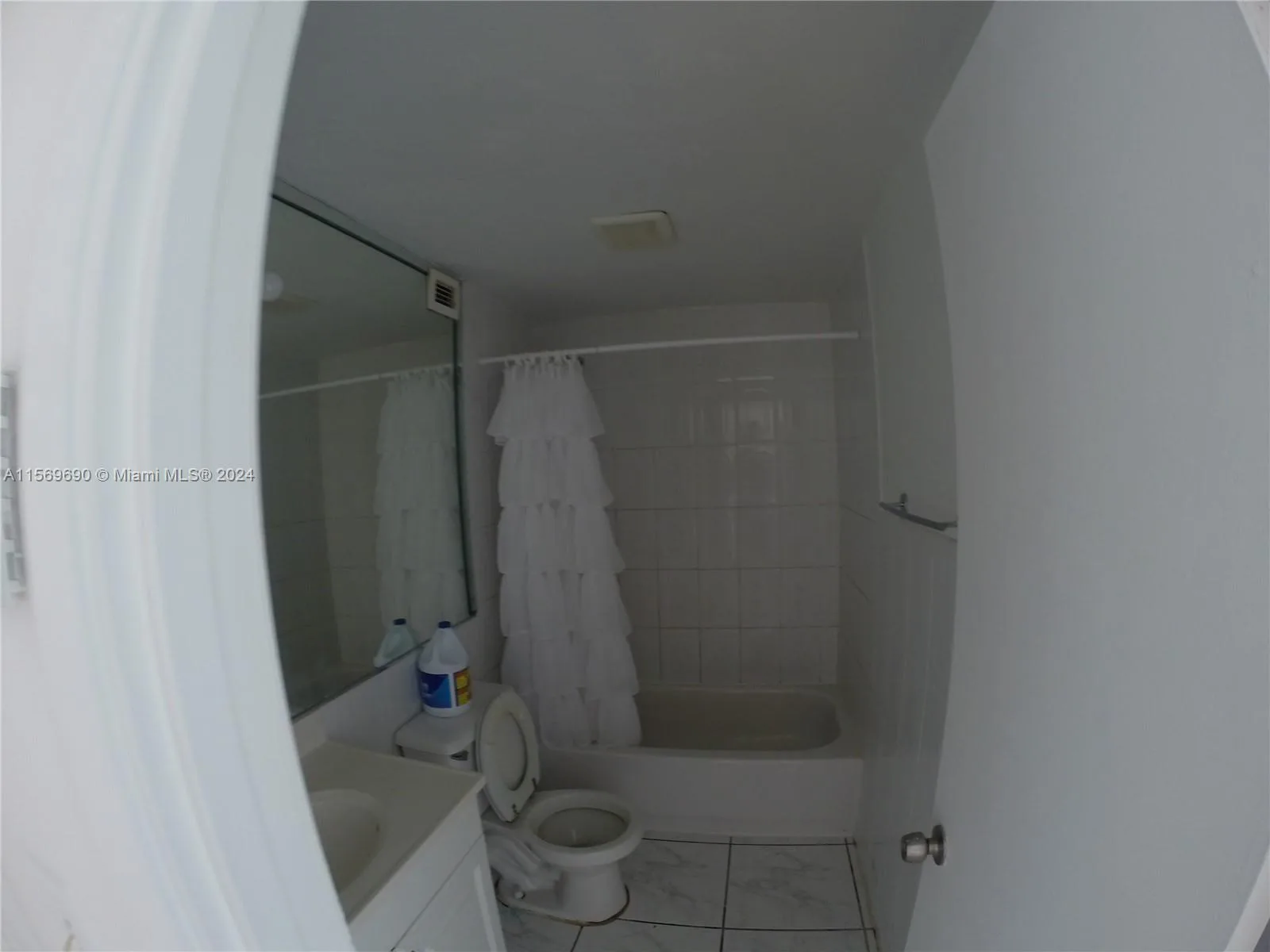 400 Kings Point Dr # 905, Sunny Isles Beach, FL 33160 photo 7