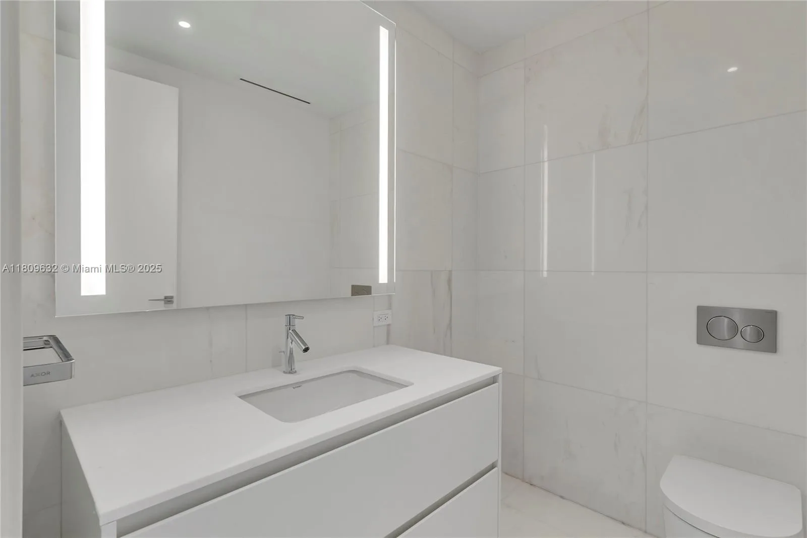 300 Biscayne Blvd Way # 4203, Miami, FL 33131 photo 12