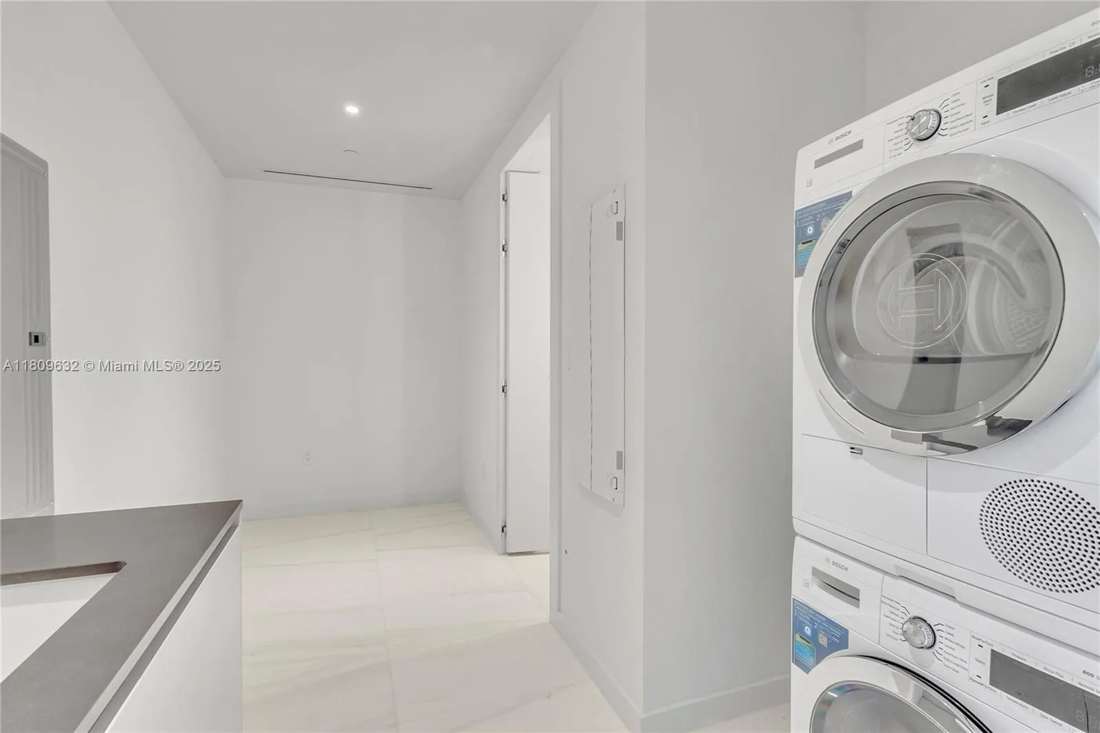 300 Biscayne Blvd Way # 4203, Miami, FL 33131 photo 13