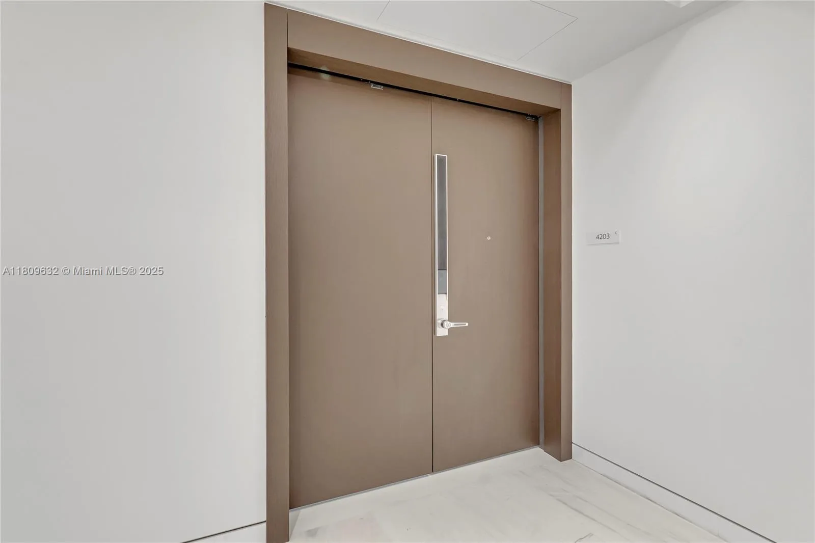 300 Biscayne Blvd Way # 4203, Miami, FL 33131 photo 4