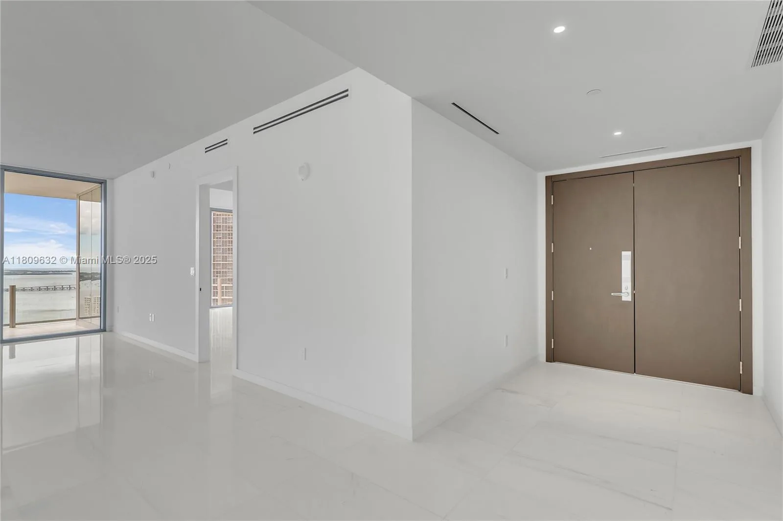 300 Biscayne Blvd Way # 4203, Miami, FL 33131 photo 6