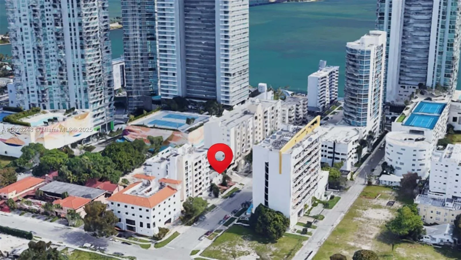 437 NE 30th St, Miami, FL 33137 photo 3