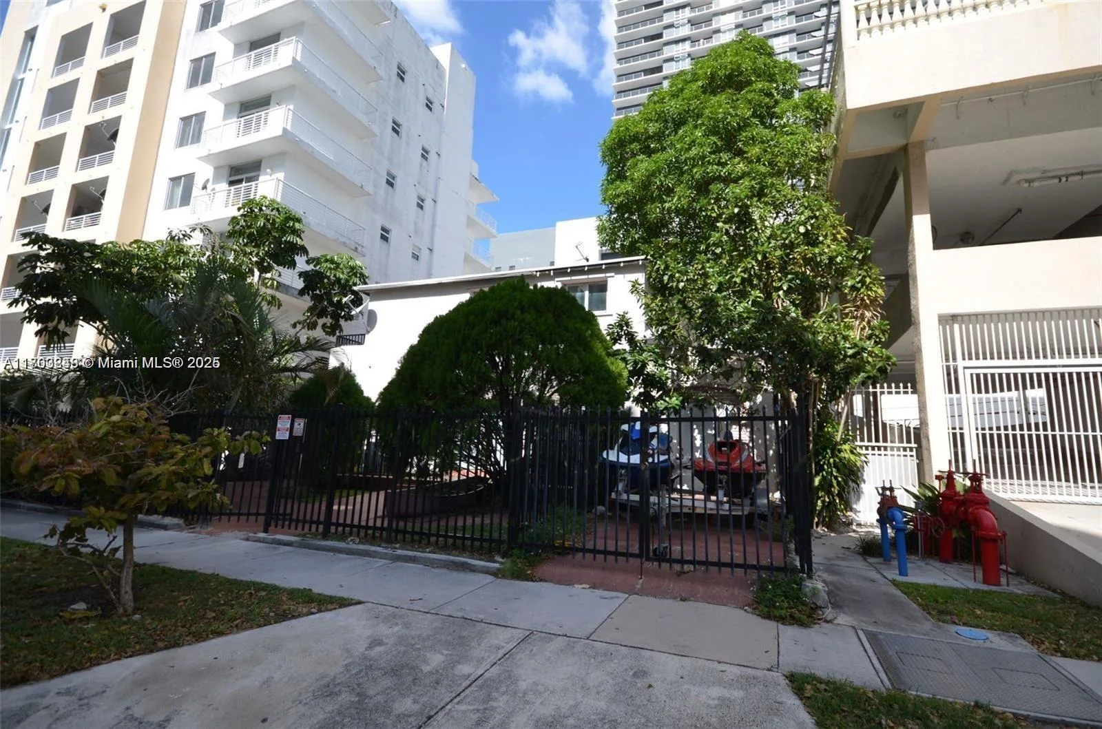 437 NE 30th St, Miami, FL 33137 photo 5