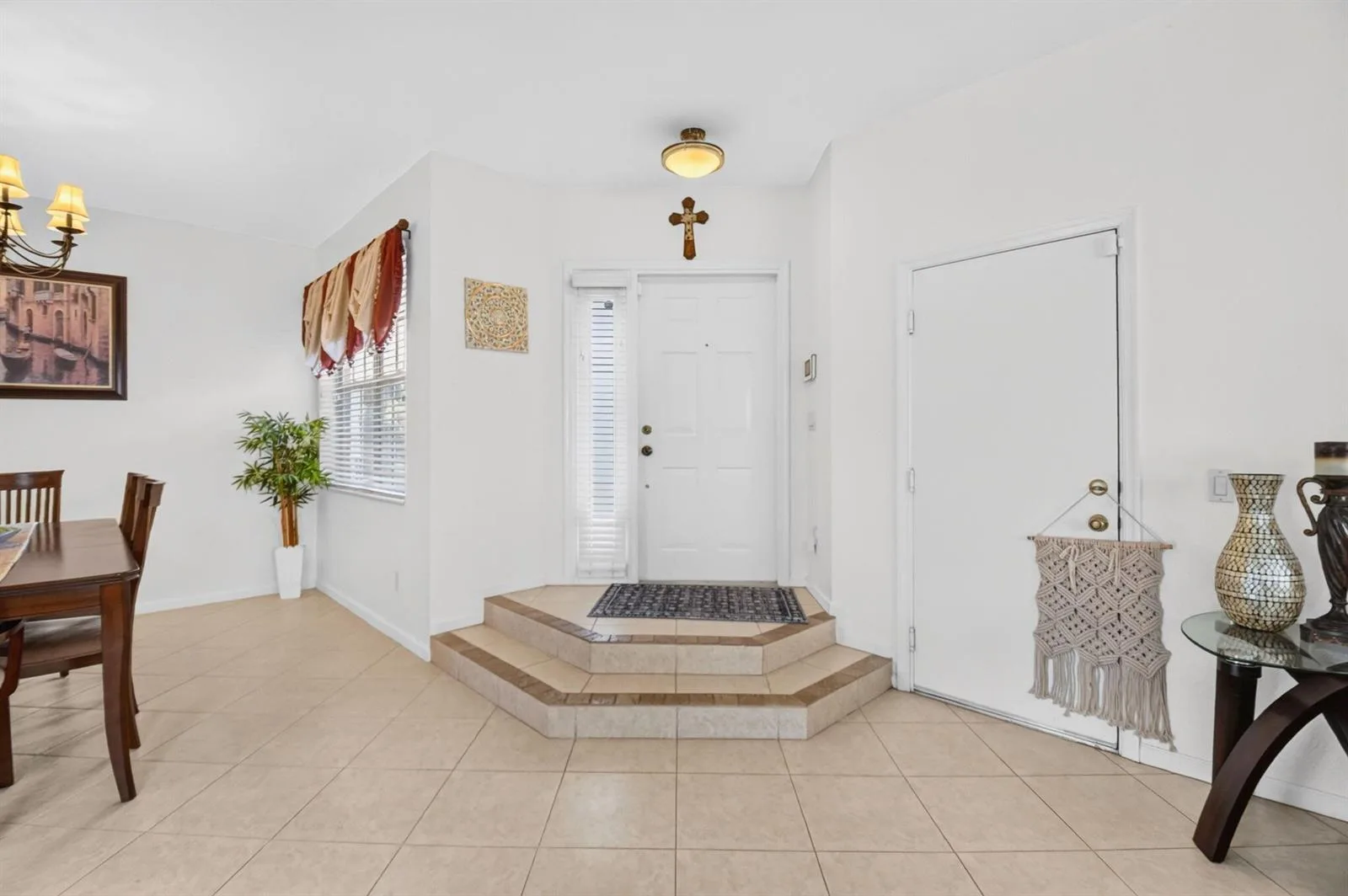 5018 Starblaze Drive, FL 33463 photo 9