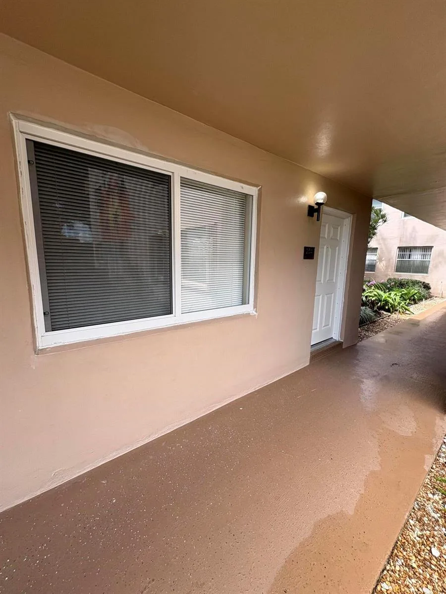 23 Flanders A, Delray Beach, FL 33484 photo 2