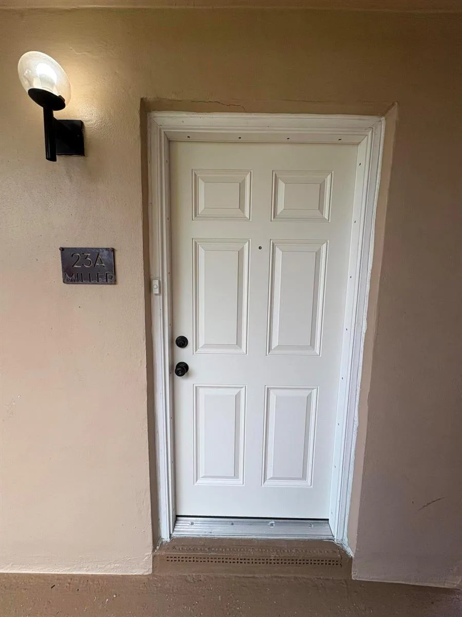 23 Flanders A, Delray Beach, FL 33484 photo 3