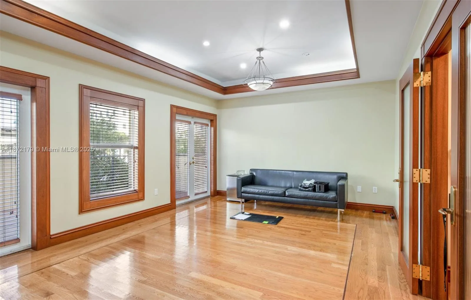 4551 Ponce De Leon Blvd, Coral Gables, FL 33146 photo 2