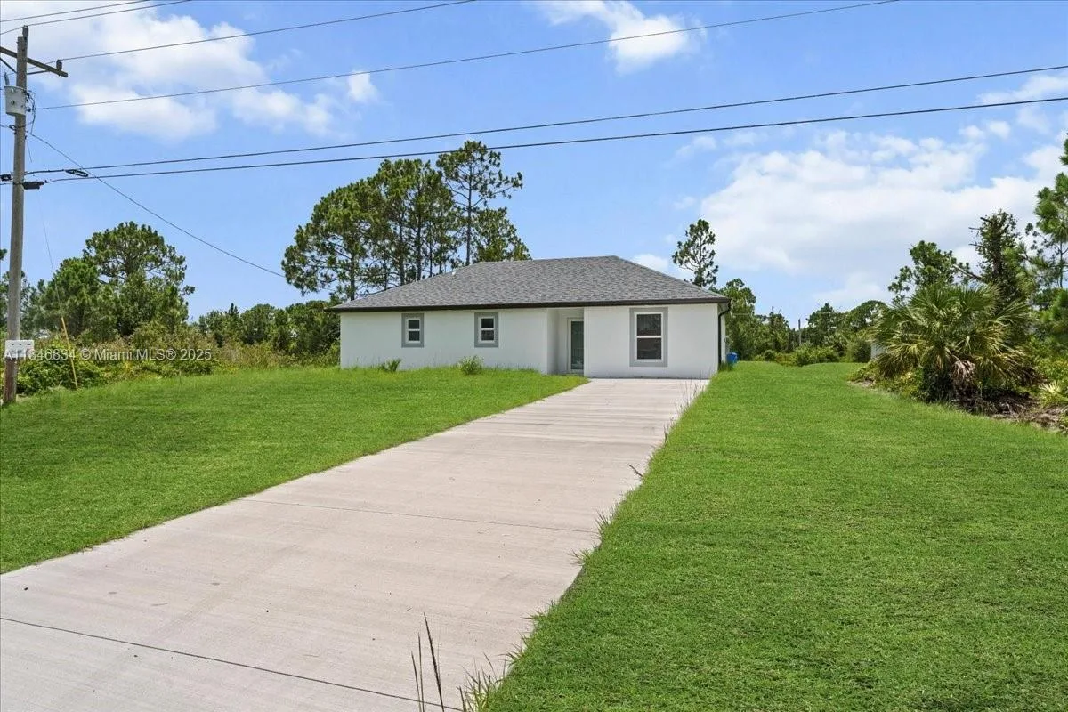 460 Columbus Blvd S, Lehigh Acres, FL 33974 photo 2