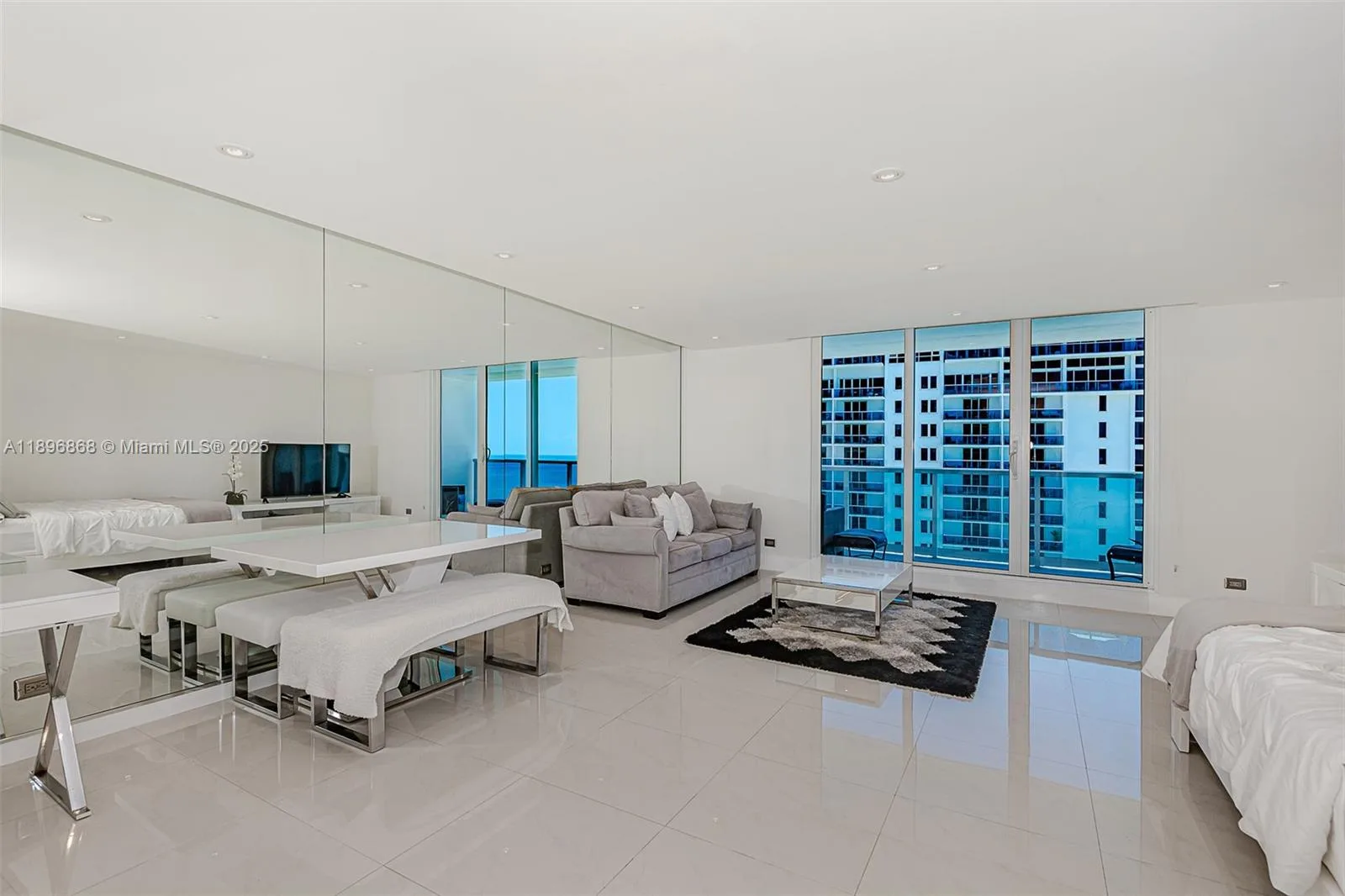 2301 Collins Ave # 1211, Miami Beach, FL 33139