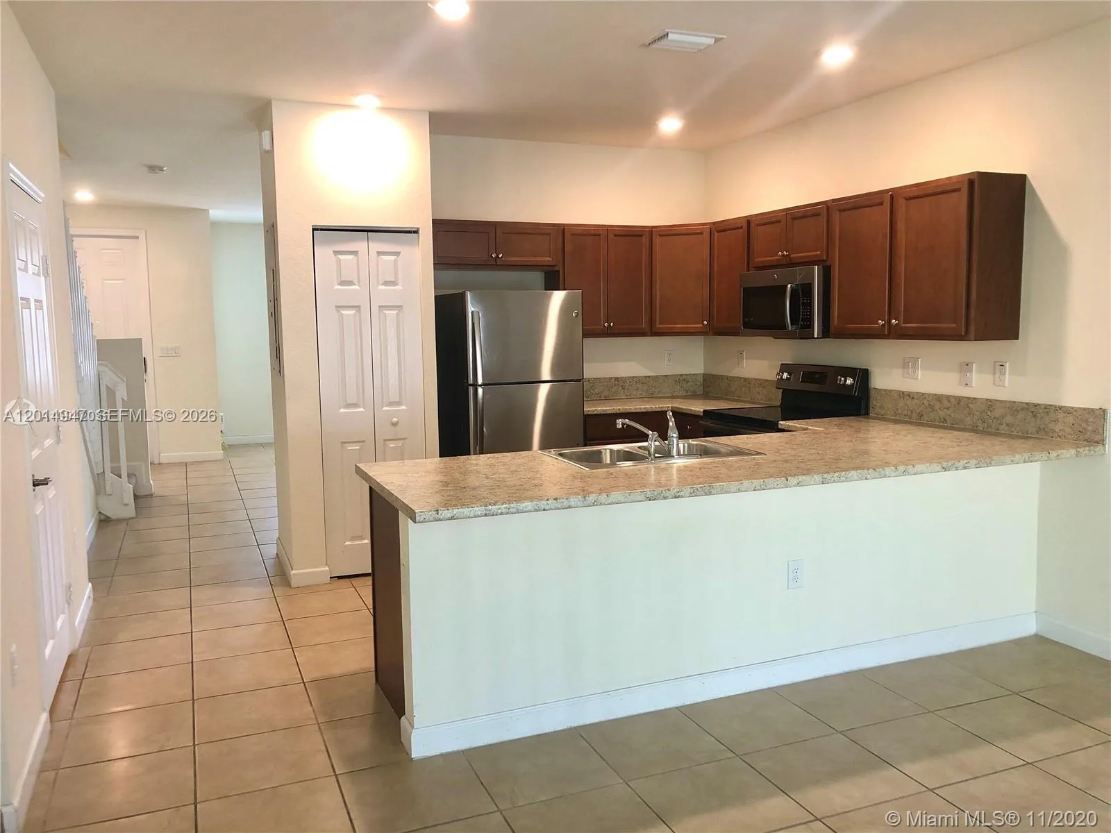9213 W 33rd Way, Hialeah, FL 33018 photo 3