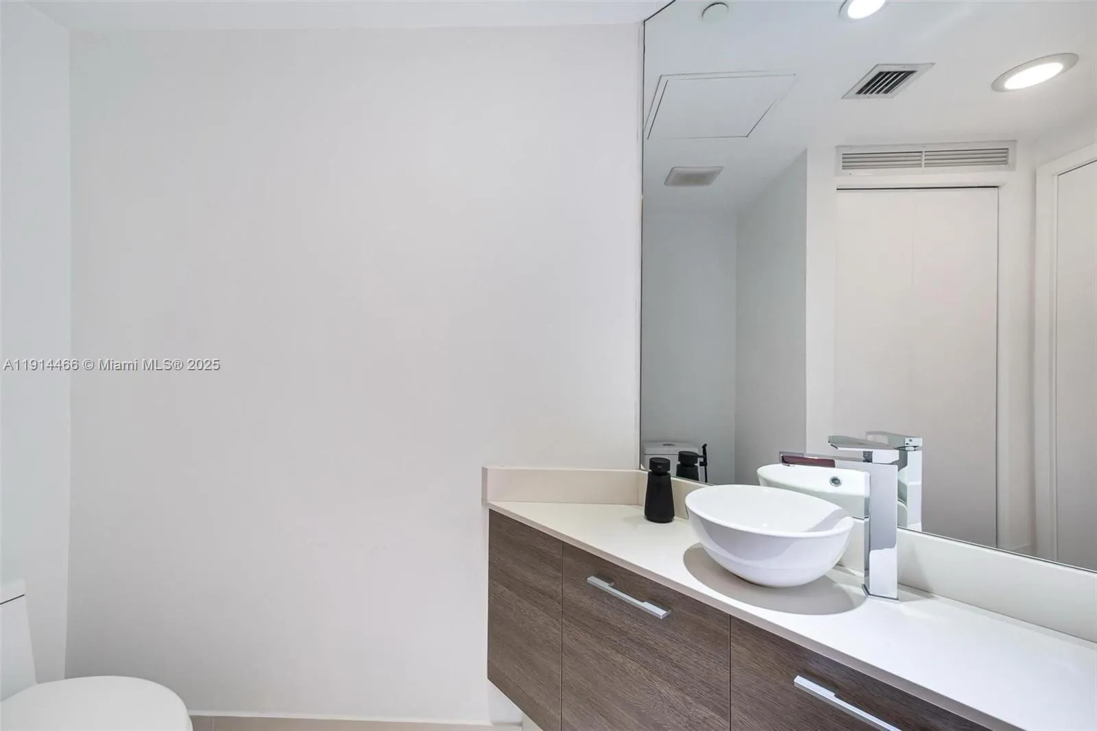 650 NE 32nd St # 3408, Miami, FL 33137 photo 12