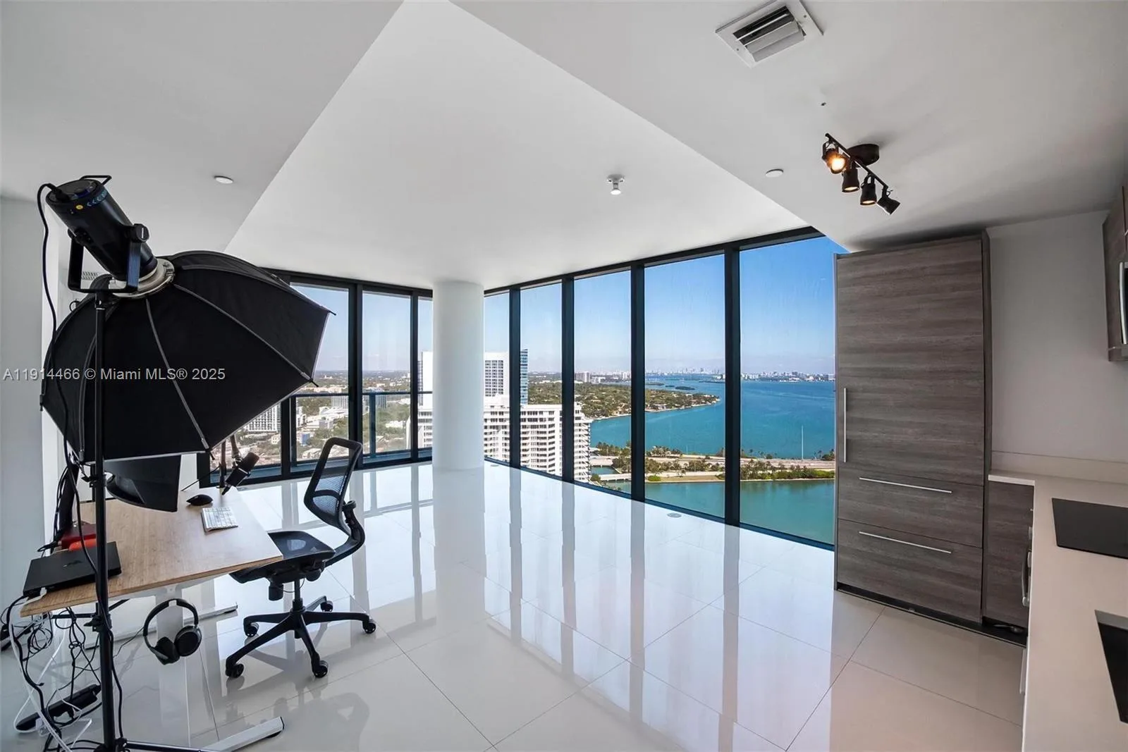 650 NE 32nd St # 3408, Miami, FL 33137 photo 2
