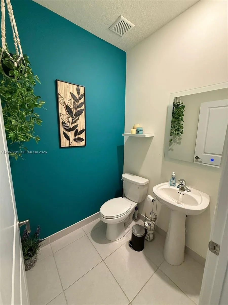 3382 W 112th St, Hialeah, FL 33018 photo 9