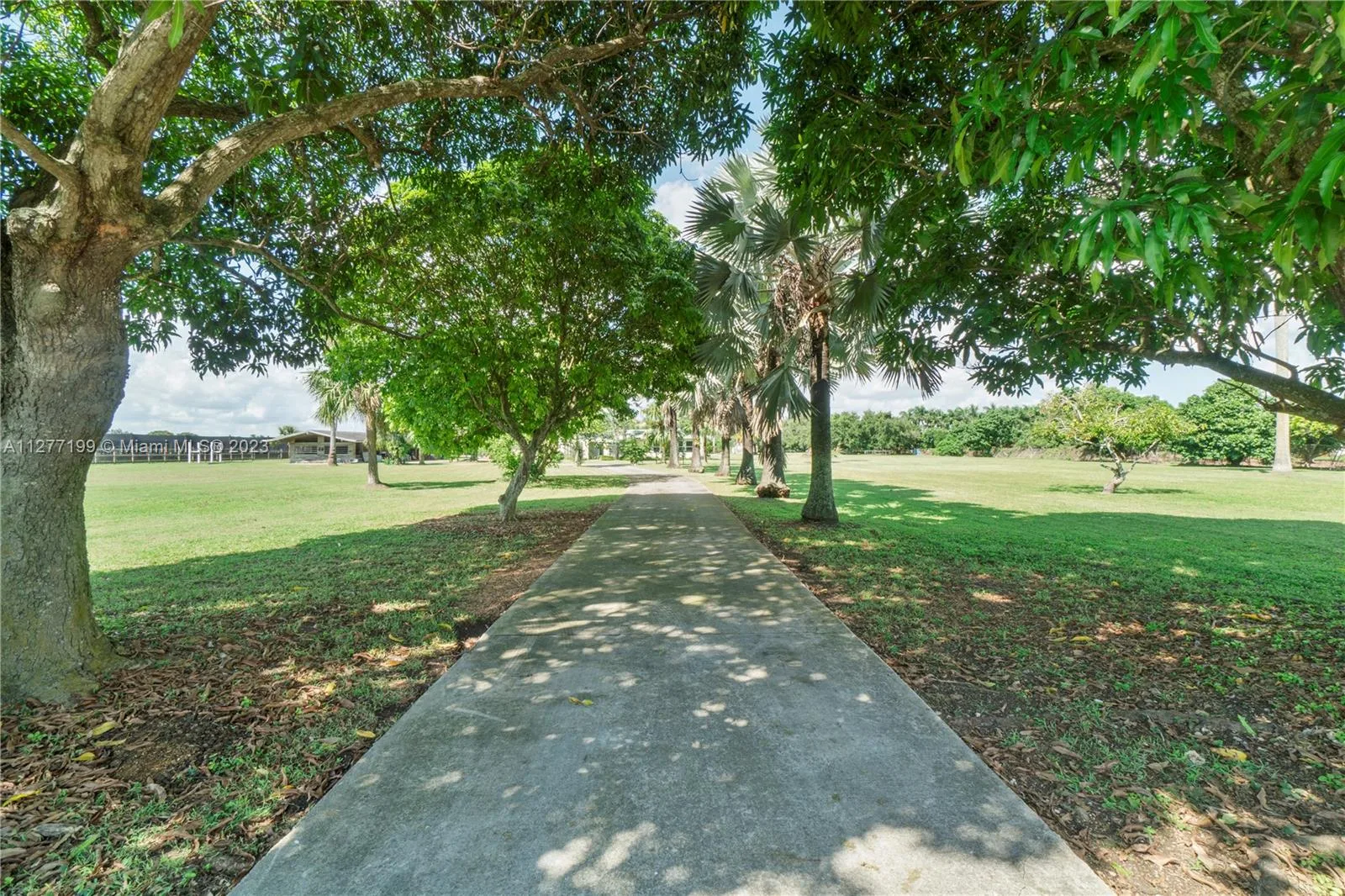 25950 SW 187 AVE, Homestead, FL 33031 photo 2
