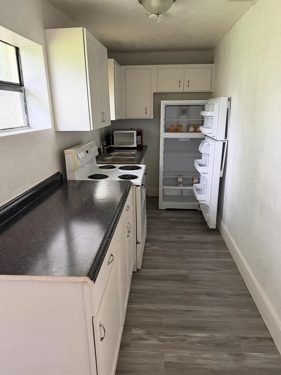 422 NW 7TH Terrace, Fort Lauderdale, FL 33311 photo 4