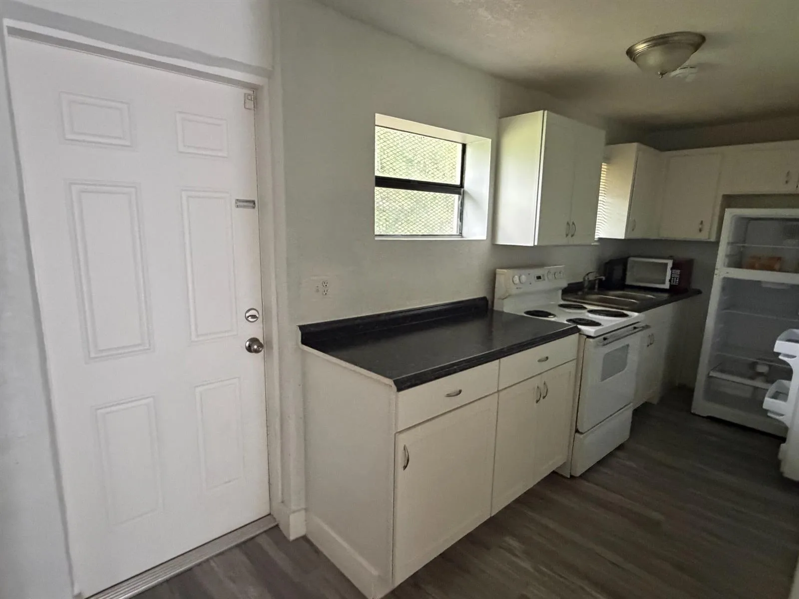 422 NW 7TH Terrace, Fort Lauderdale, FL 33311 photo 5