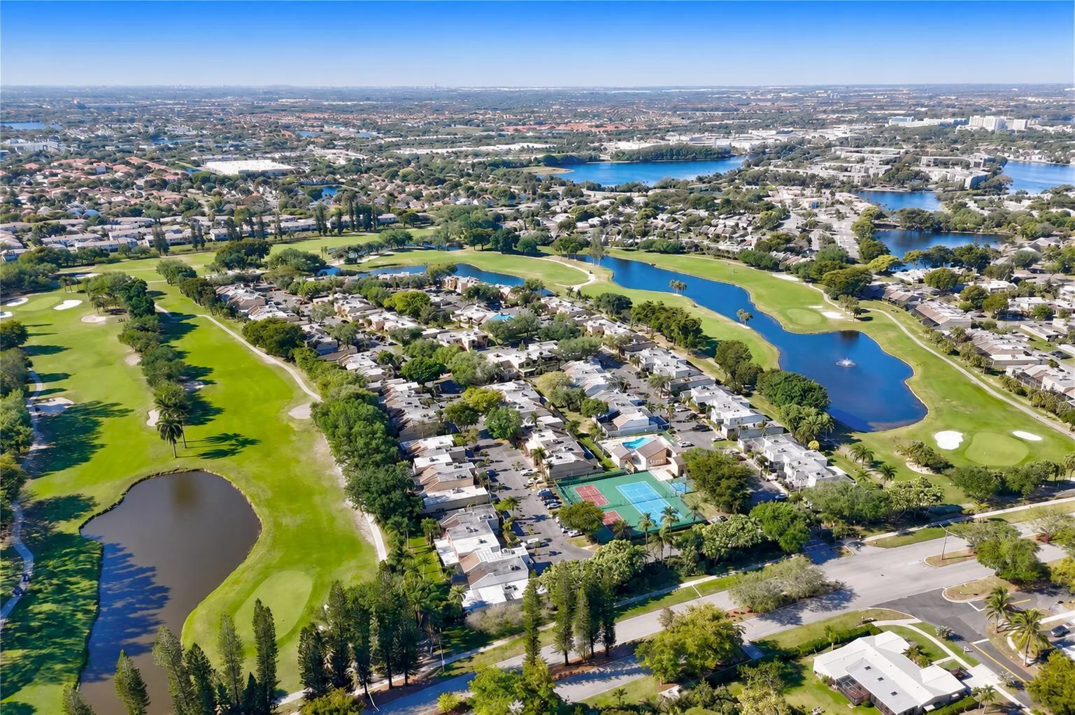 1391 E GOLFVIEW Drive # 1391, Pembroke Pines, FL 33026