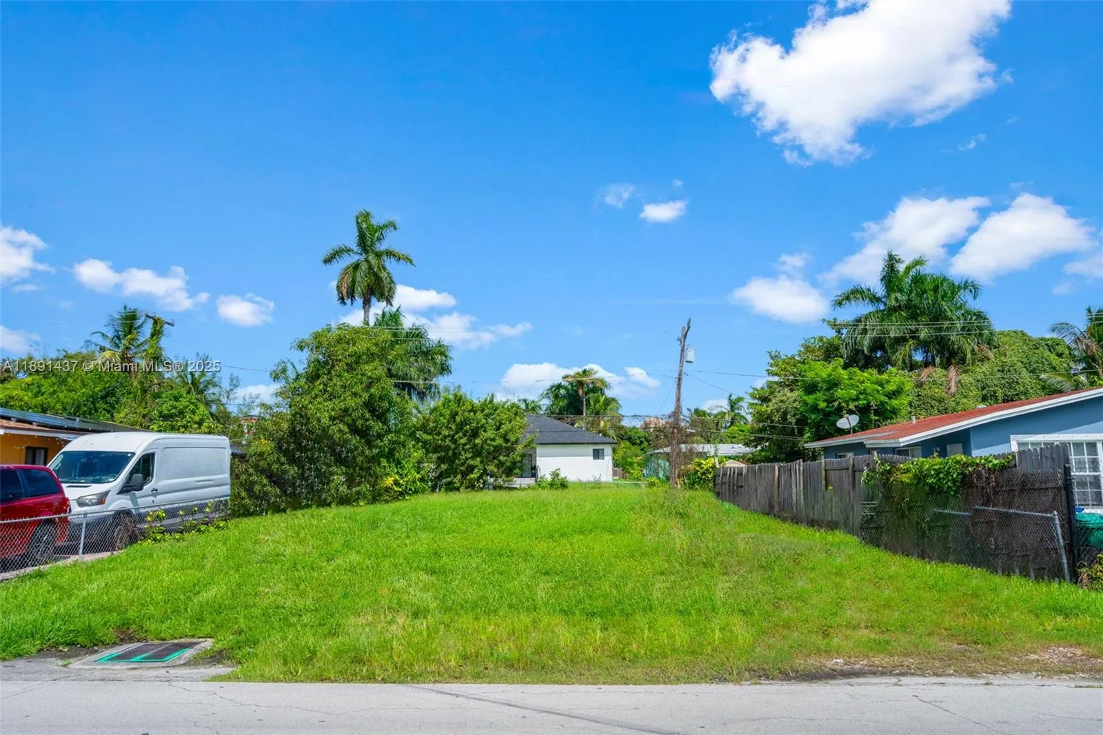 1453 NE 117th St, Miami, FL 33161