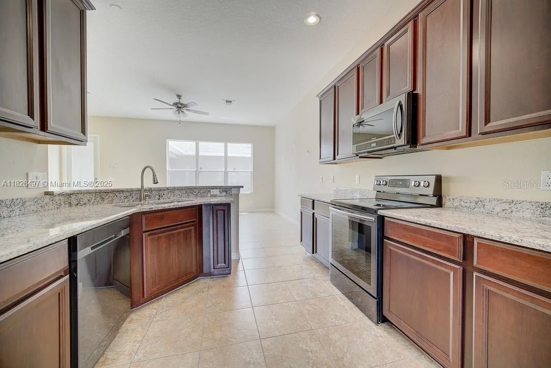 604 Rogue Drive, Other City - In The State Of Florida, FL 32779 photo 3