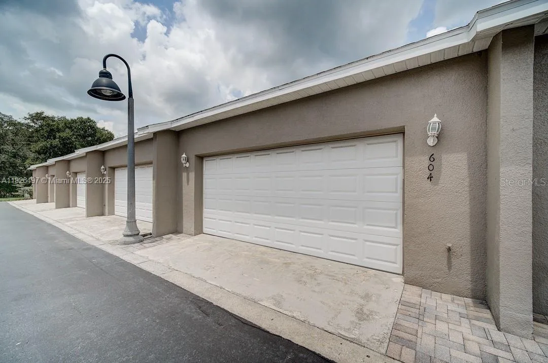 604 Rogue Drive, Other City - In The State Of Florida, FL 32779 photo 5