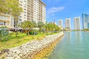 400 Kings Point Dr # 1219, Sunny Isles Beach, FL 33160 photo 12