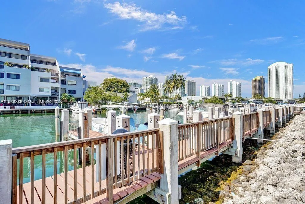 400 Kings Point Dr # 1219, Sunny Isles Beach, FL 33160 photo 3