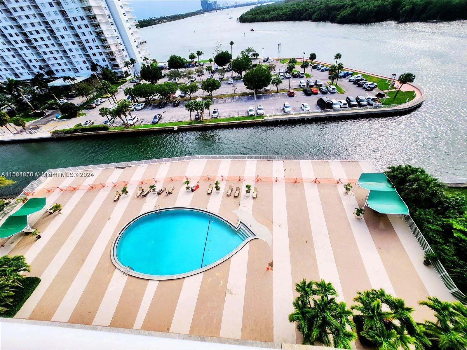 400 Kings Point Dr # 1219, Sunny Isles Beach, FL 33160 photo 7