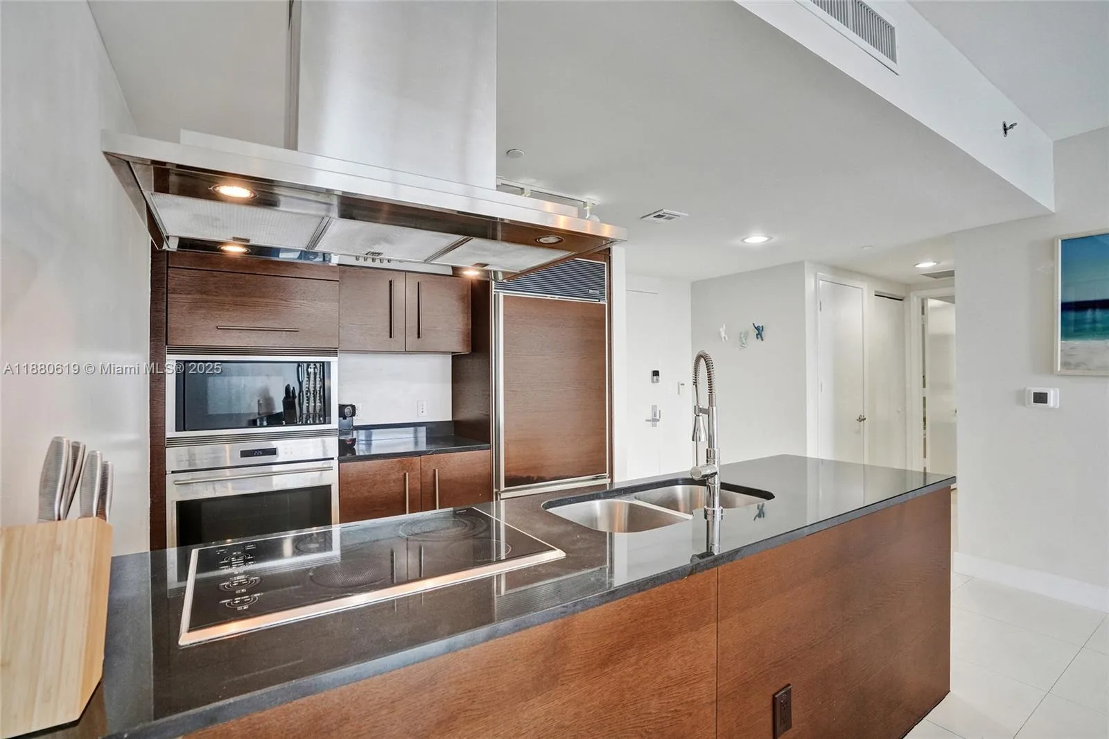 485 Brickell Ave # 4207, Miami, FL 33131 photo 11