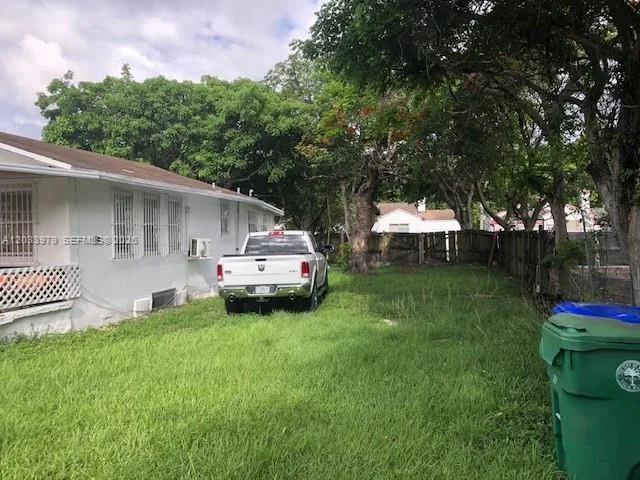 3314 NW 9th Ct, Miami, FL 33127 photo 2