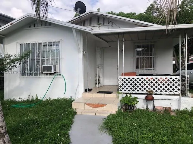 3314 NW 9th Ct, Miami, FL 33127 photo 4