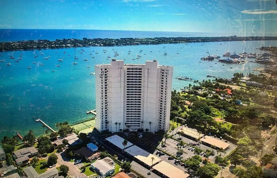 5200 N FLAGLER Drive # 2102, West Palm Beach, FL 33407