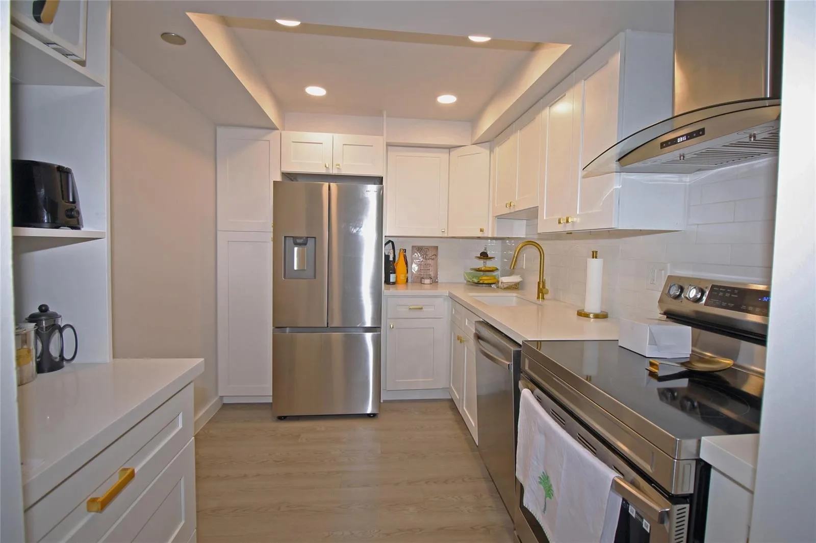 1100 Saint Charles Place # 521, Pembroke Pines, FL 33026