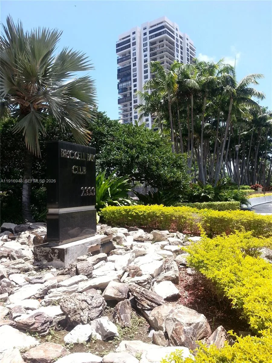 2333 Brickell Ave # 2215, Miami, FL 33129