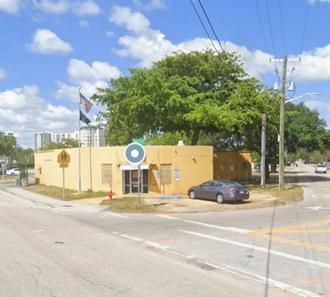 243 S Dixie Hwy Highway W, Pompano Beach, FL 33060