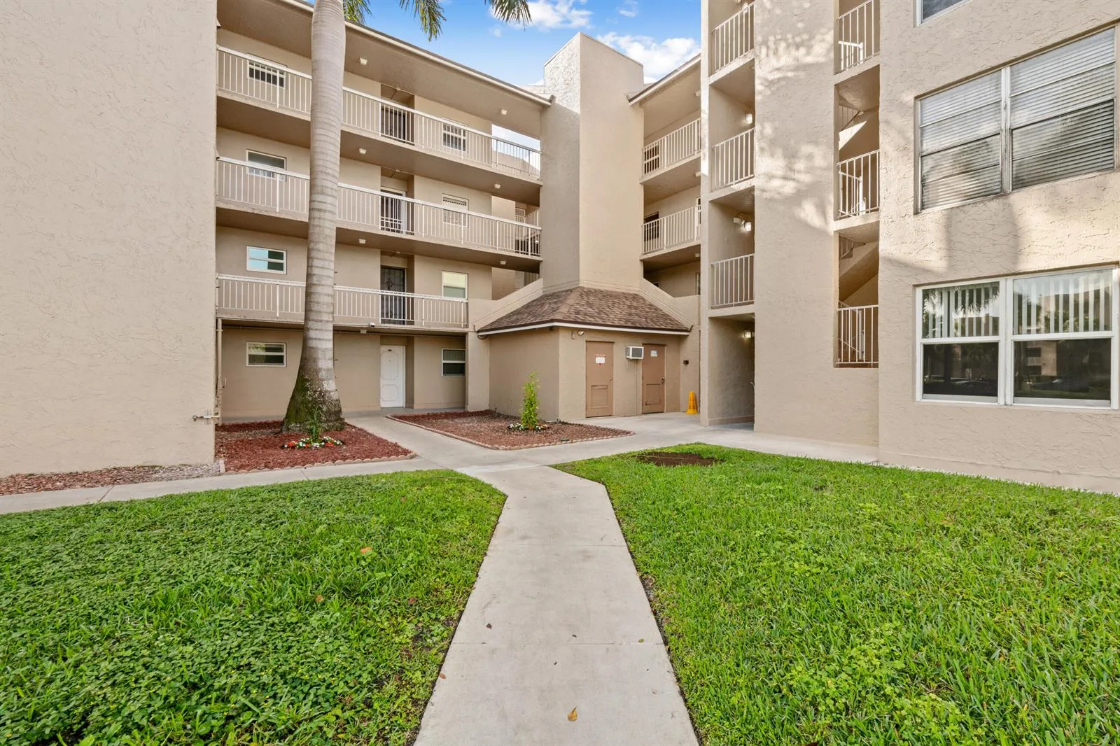 9480 Tangerine Place # 102, Davie, FL 33324