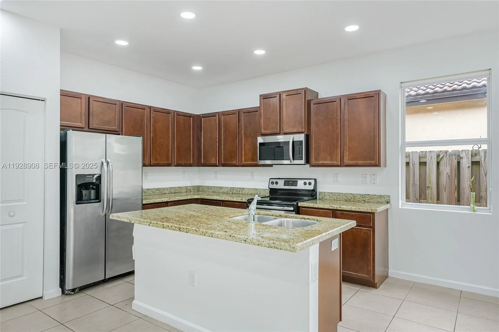11863 SW 253rd Ter, Homestead, FL 33032 photo 4