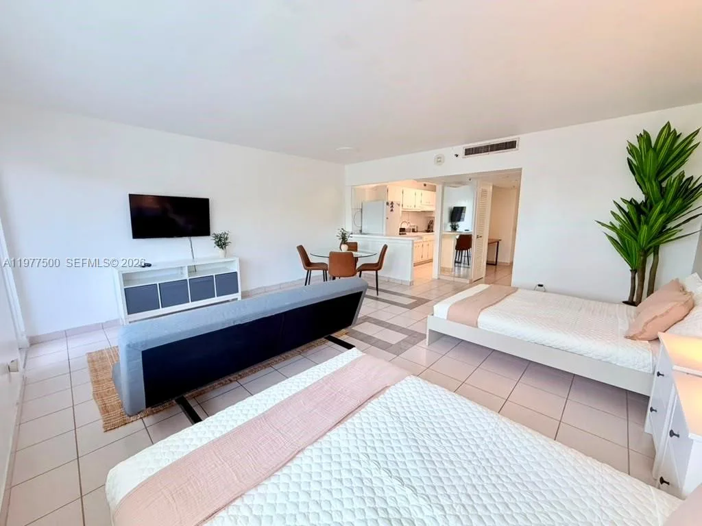 100 Lincoln Rd # 304, Miami Beach, FL 33139 photo 4