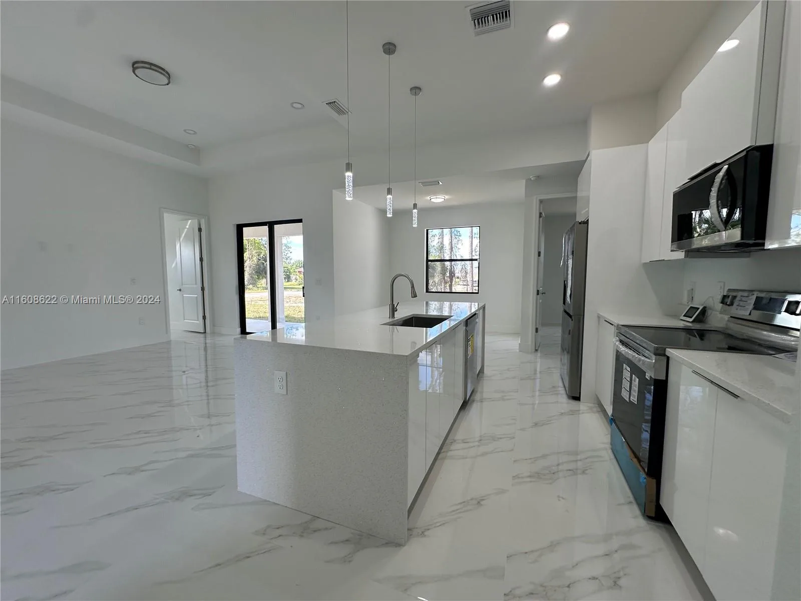 5542 Belrose St, Lehigh Acres, FL 33971 photo 2