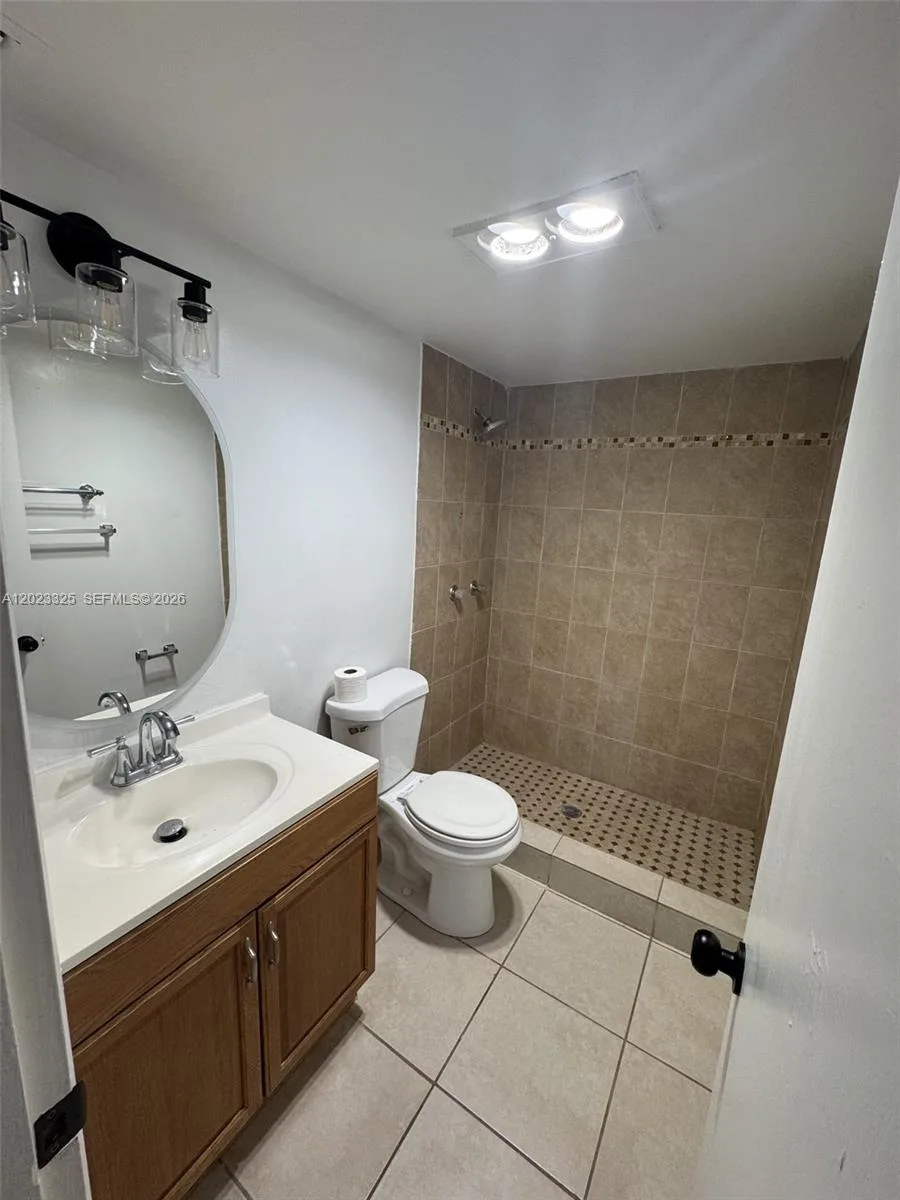 1643 NE Miami Gardens Dr # 121, Miami, FL 33179 photo 6