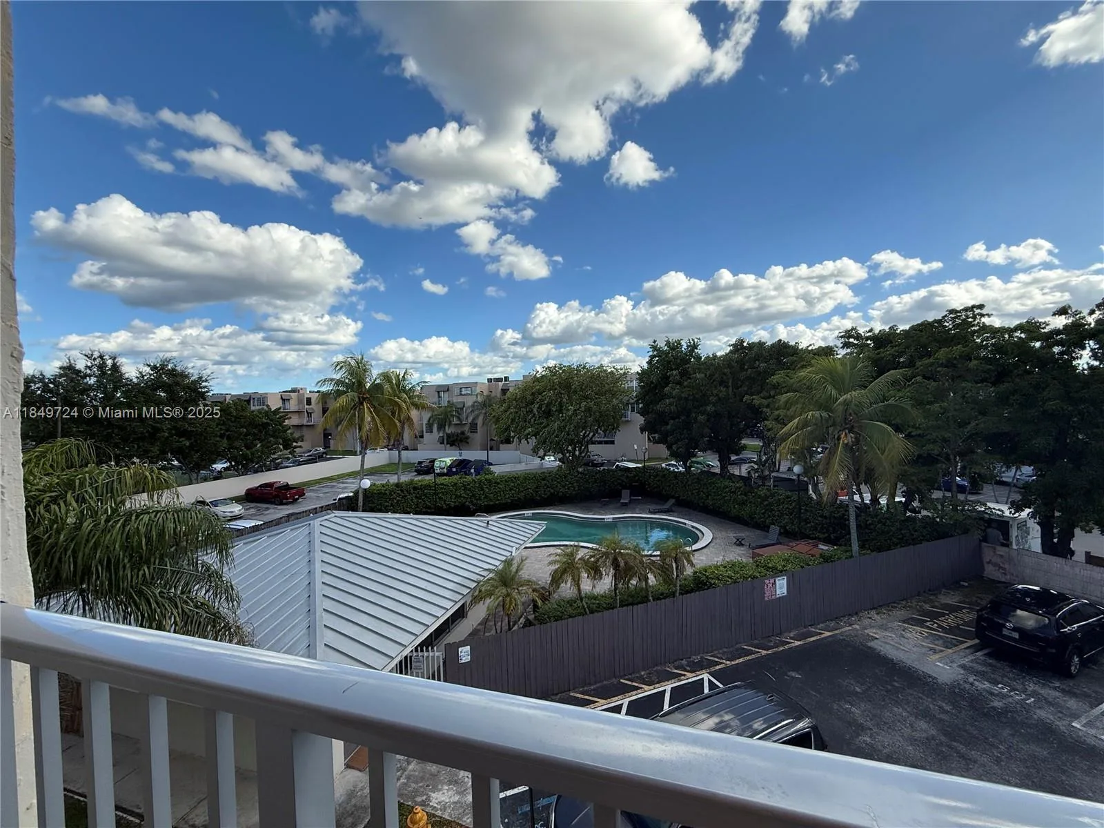 10900 SW 104th St # 323, Miami, FL 33176