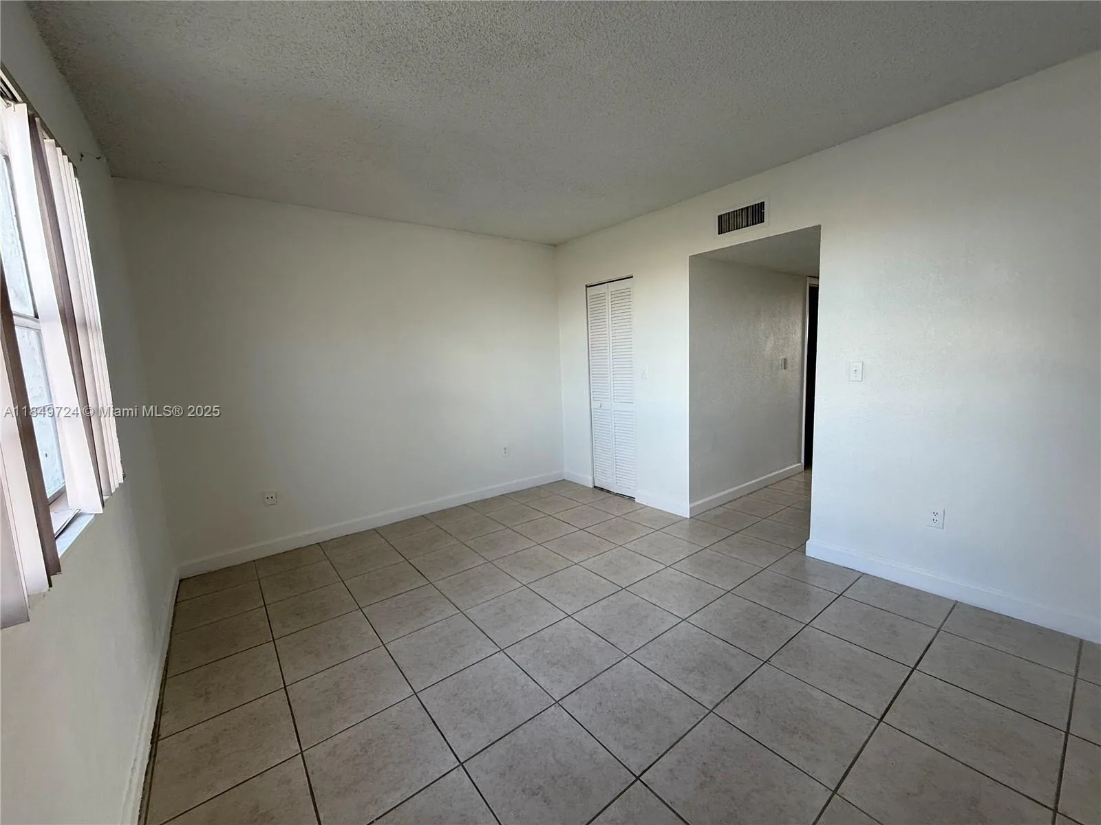 10900 SW 104th St # 323, Miami, FL 33176 photo 11