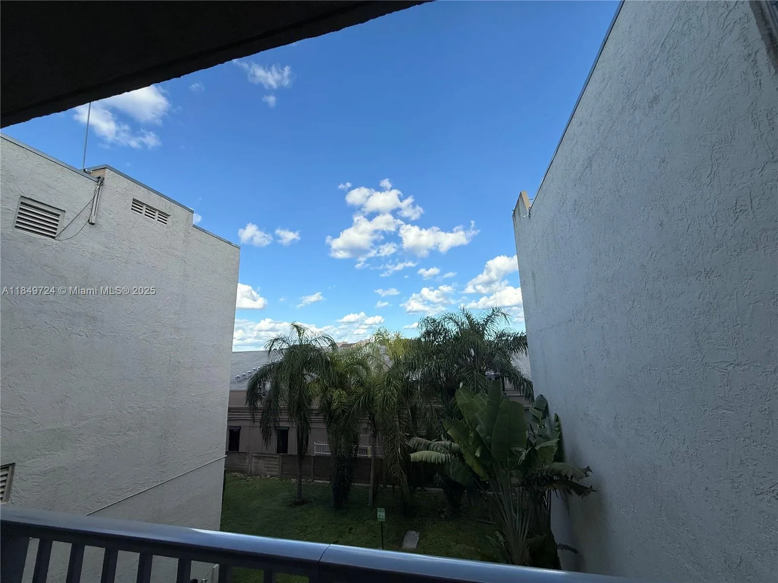 10900 SW 104th St # 323, Miami, FL 33176 photo 12