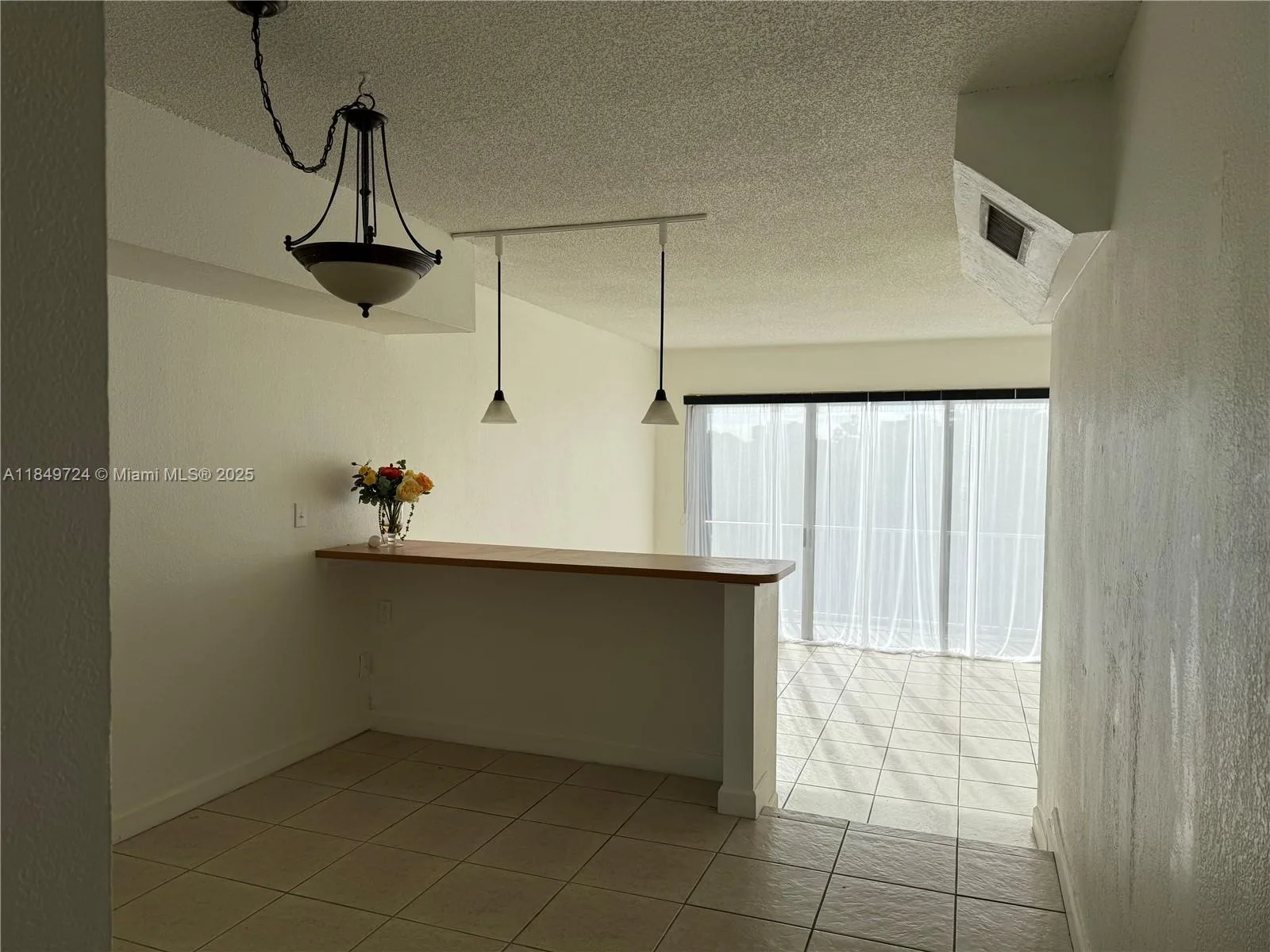10900 SW 104th St # 323, Miami, FL 33176 photo 5