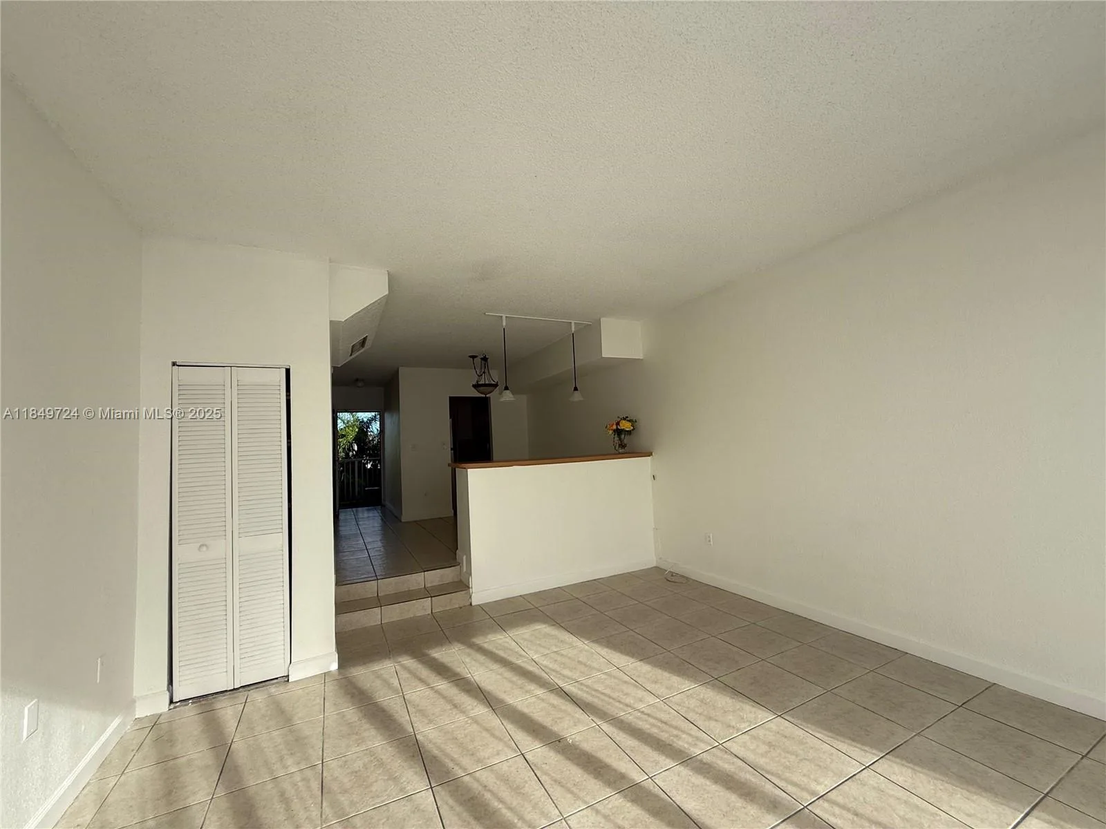 10900 SW 104th St # 323, Miami, FL 33176 photo 6