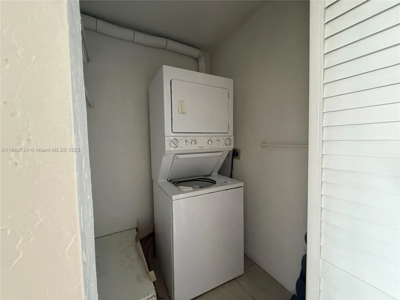 10900 SW 104th St # 323, Miami, FL 33176 photo 9