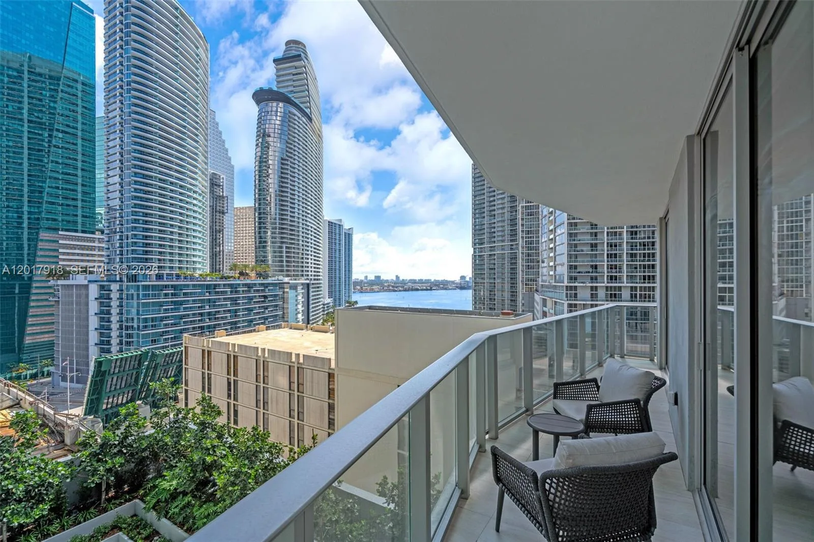77 SE 5 # 1601, Miami, FL 33131 photo 3